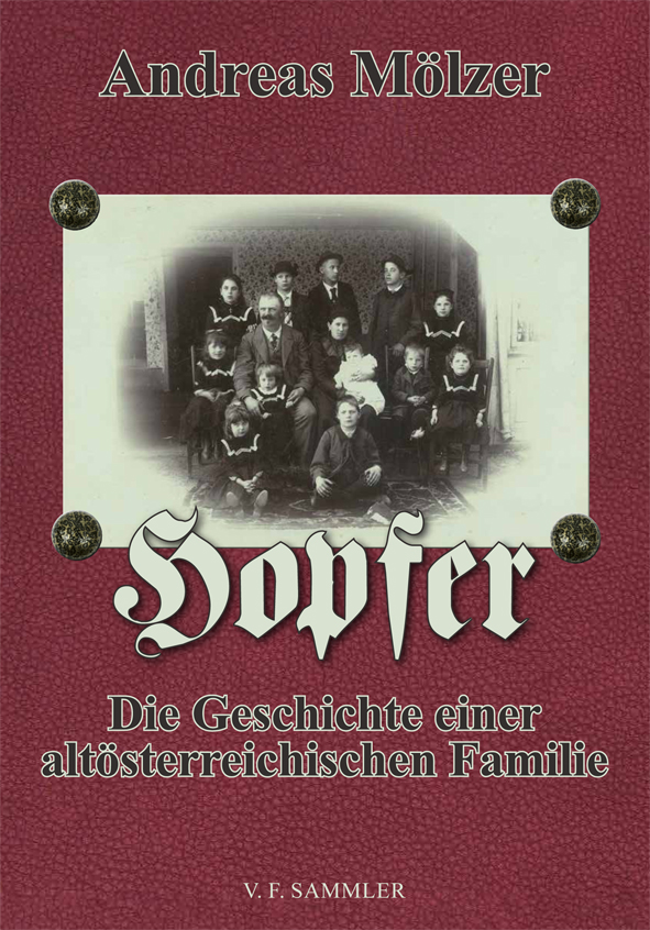 Cover des Buches 'Hopfer' mit einen schwarz-weiß Familienbild
